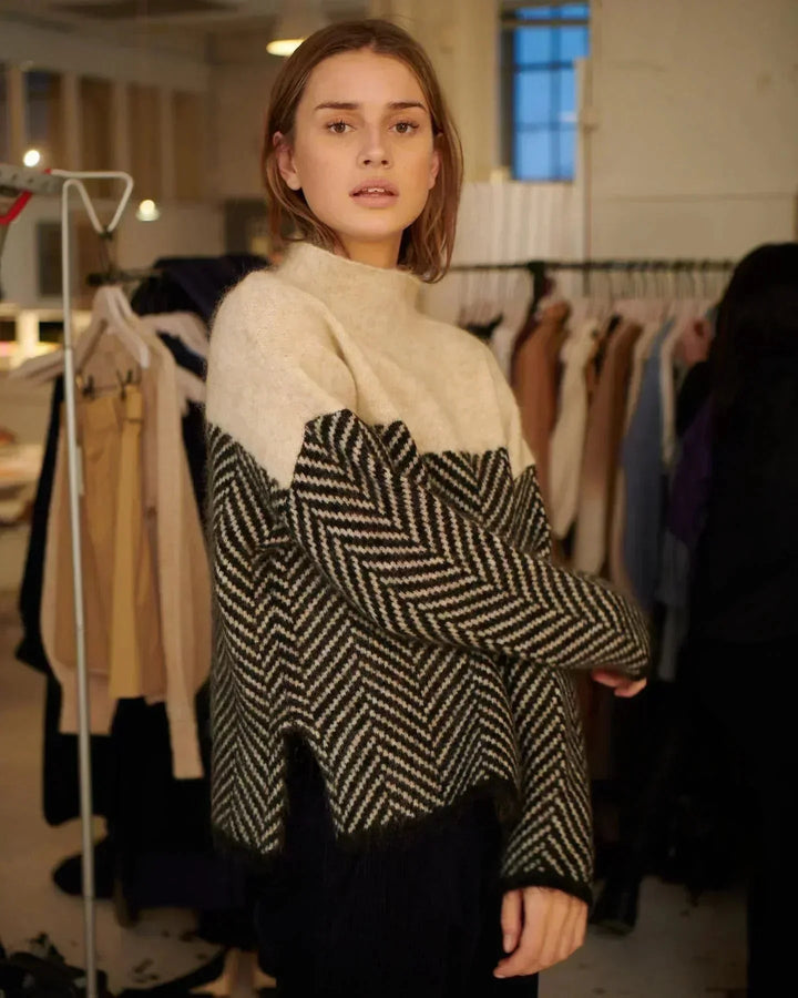 Women's Herringbone Print Turtleneck Jumper | Winter