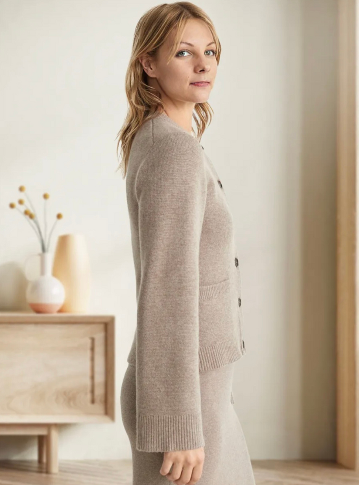 Women's Elegant Knit Cardigan | Button-front